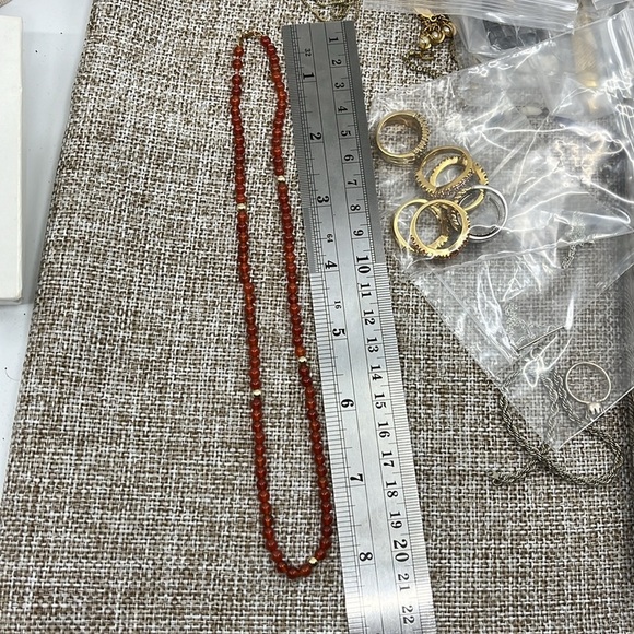 🔴 Vintage Carnelian or Red Coral Beaded Necklace 14k Gold Accents ✨ - Picture 11 of 14